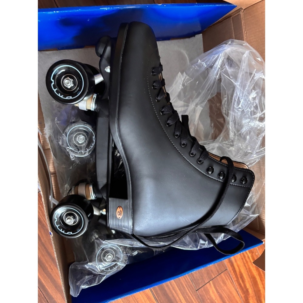 Riedell Model 111 Boost roller skate  PowerDyne Thrust nylon and Radar Riva whee